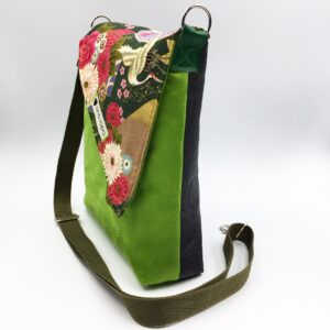 F92F12FC-CD3E-4B7E-92F9-D681765D6887